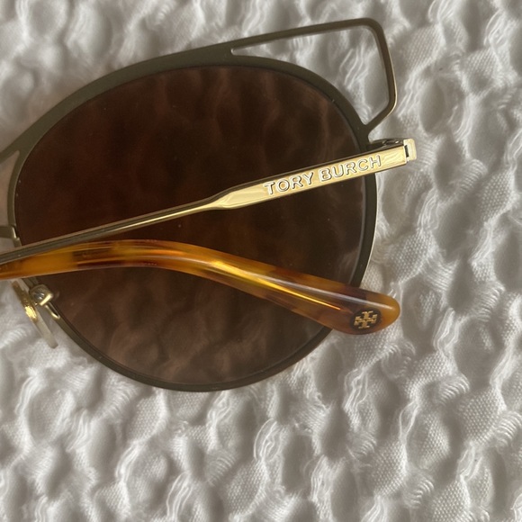 Sale!🔥Brand New Tory Burch Gold & Brown Gradient Geometric Cat-Eye Sunglasses - Picture 5 of 6